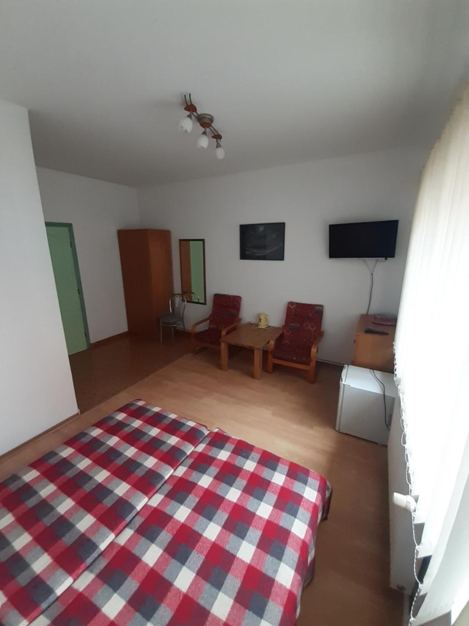 Pokoje Goscinne Mors Łeba Exterior foto